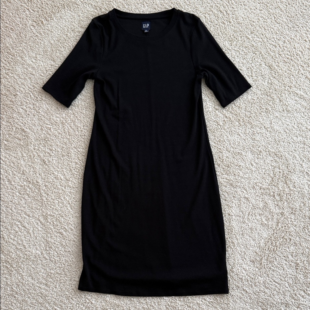 GAP Black Midi Short-Sleeve Knit Dress